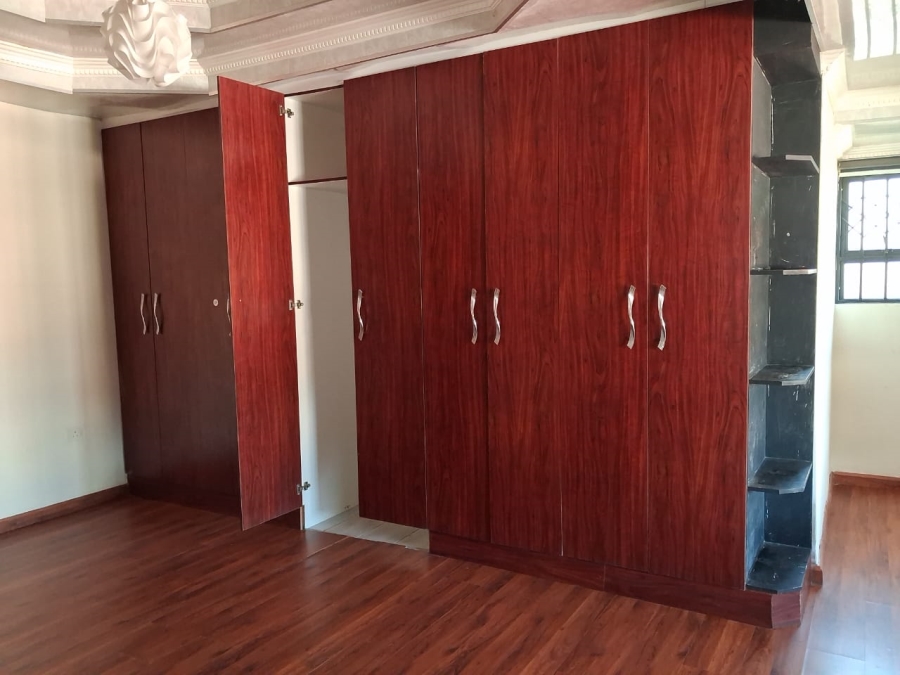 To Let 5 Bedroom Property for Rent in Cambridge Eastern Cape